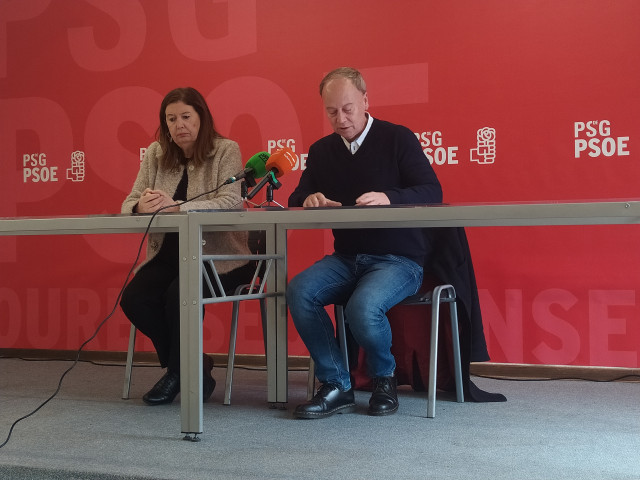 Rodríguez Villarino y Marga Marín durante la rueda de prensa.