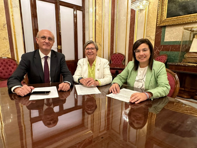 Los diputados del PP de Ourense Celso Delgado,  Rosa Quintana y Ana Vázquez