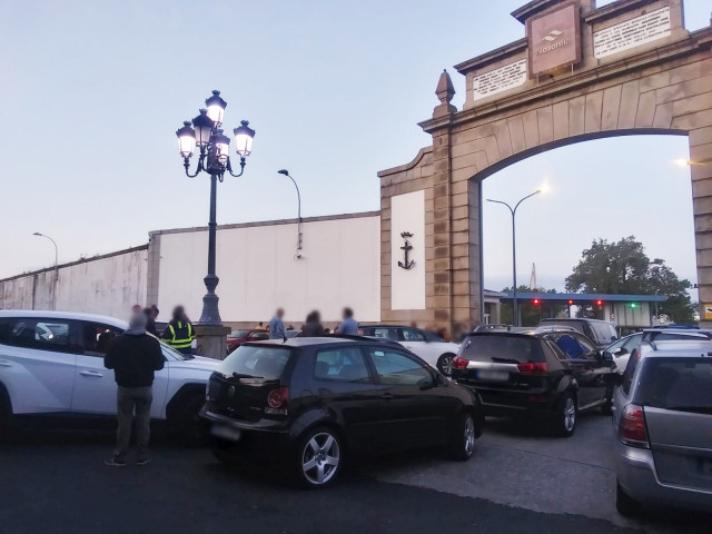 Archivo - Trabajadores de Navantia a las puertas del astillero de Ferrol