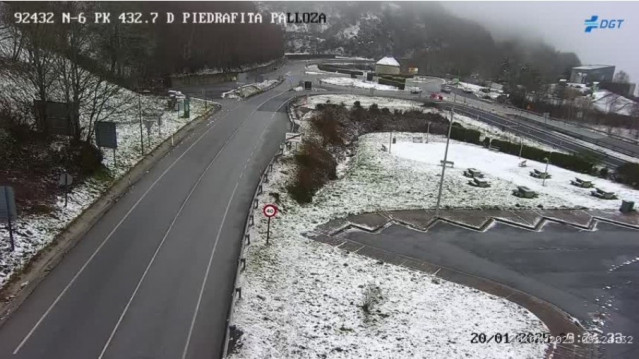 La nieve condiciona la circulación en el entorno de Pedrafita do Cebreriro (Lugo)