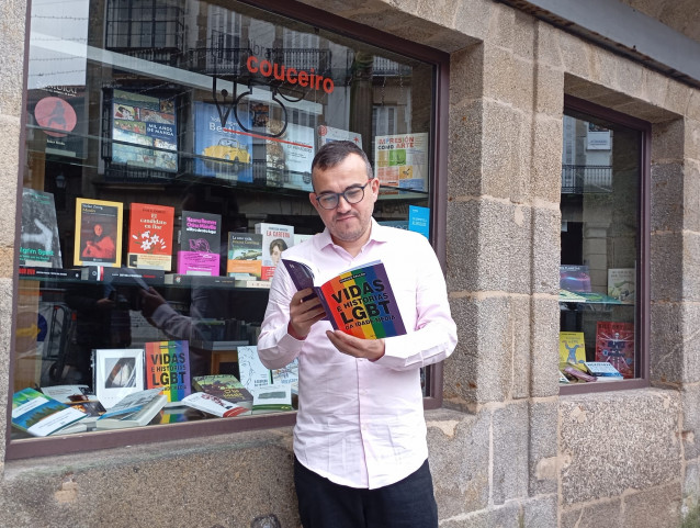 El autor de 'Vidas e historias LGBT da Idade Media', Carlos Callón.