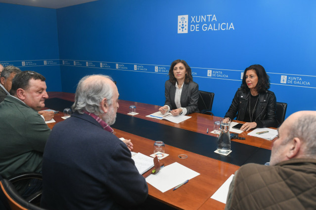 Reunión de la conselleira de Medio Ambiente, Ángeles Vázquez, con representantes de la Federación Gallega de Caza