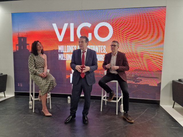 Archivo - Abel Caballero en la presentación de Vigo en Fitur 2024.