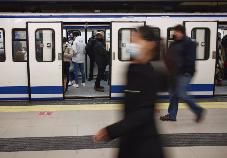 Vigilantes de seguridad de estaciones de metro convocan huelga indefinida por las agresiones que sufren