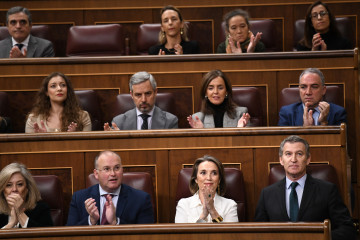 Archivo - (I-D) El portavoz del PP en el Congreso, Miguel Tellado; la secretaria generla del PP, Cuca Gamarra y el presidente del PP, Alberto Núñez Feijóo, durante una sesión de control al Gobiern