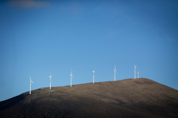 Archivo - Varios aerogeneradores en el parque eólico de Vilachá, a 15 de marzo de 2024, en Lugo, Galicia (España). Dicho parque, que se encuentra entre los concellos lucenses de Ourol y Muras, ha v