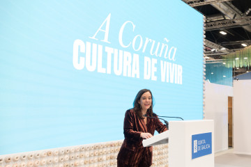 La alcaldesa de A Coruña, Inés Rey, presenta la oferta turística de la ciudad en Fitur