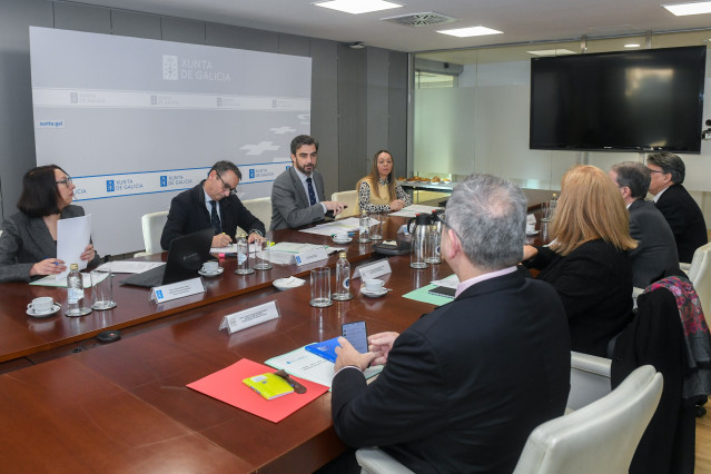 El conselleiro de Presidencia, Xustiza e Deportes, Diego Calvo, y el presidente del Tribunal Superior de Xustiza de Galicia, José María Gómez y Díaz-Castroverde, han presidido este jueves la reunión de la Comisión Mixta de Justicia