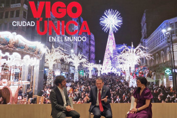 Luis García, Abel Caballero y Paula Montes durante la presentación de Vigo en Fitur 2025.