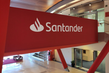 Archivo - Logo de Banco Santander