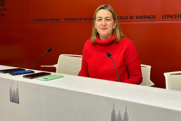 La portavoz municipal de Santiago, Míriam Louzao, en rueda de prensa.