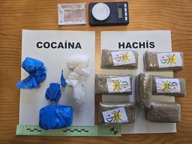 Detenido un vecino de Ribadeo (Lugo) buscado por la justicia al que se intervino 200 gramos de cocaína y 700 de hachís