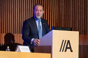 Archivo - El presidente de Abanca, Juan Carlos Escotet, interviene durante la inauguración del Foro Económico de Galicia, en el Auditorio Sede Afundación, a 16 de septiembre de 2024, en A Coruña, 