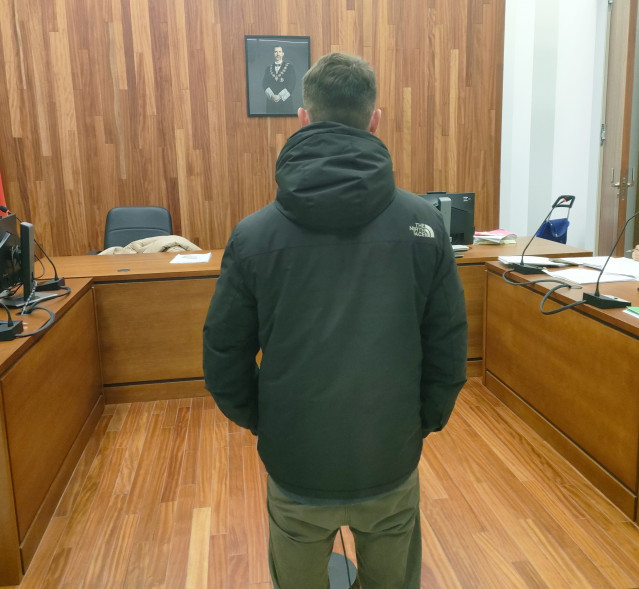 Un joven acepta 6 meses de cárcel y un año sin carné por conducción temeraria y desobediencia a agentes de la Guardia Civil, de los que huyó cuando le dieron el alto en una carretera de Nigrán (Pontevedra).