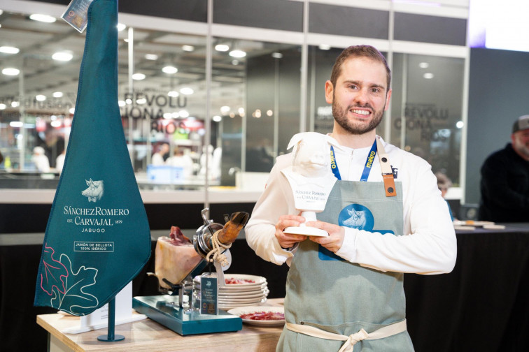 El compostelano Axel Smyth, Estrella Michelin, campeón del mundo de callos y mejor croqueta de España