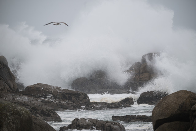 Olas de gran altitud en la comarca de Salnés (Galicia)