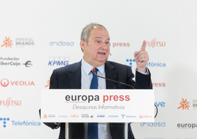 El ministro de Industria y Turismo, Jordi Hereu, interviene durante un Desayuno Informativo de Europa Press, en el Hyatt Regency Hesperia, a 30 de enero de 2025, en Madrid (España).