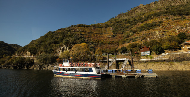 Archivo - Rutas en catamarán por la Ribeira Sacra.