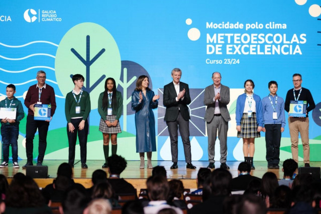 Rueda participa en la entrega de distinciones a las mejores 'MeteoEscolas de 2024'.