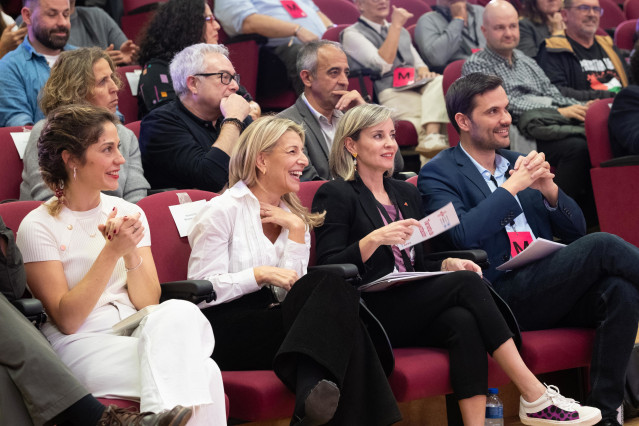 Archivo - (I-D) La portavoz de Sumar en el Congreso, Verónica Martínez Barbero; la vicepresidenta segunda y ministra de Trabajo y Economía Social y exlíder de Sumar, Yolanda Díaz; la secretaria de Organización de Sumar, Lara Hernández y el portavoz de la