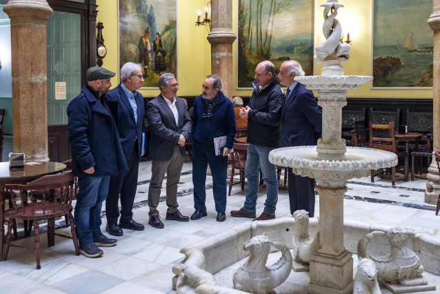 Visita Luis Menor (Presidente da Deputación Ourense) ás intalacións do Liceo Recreo Ourensán.