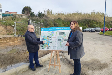 La delegada de la Xunta en Vigo, Ana Ortiz, visita las obras de construcción de nuevas viviendas en el barrio vigués de Navia.