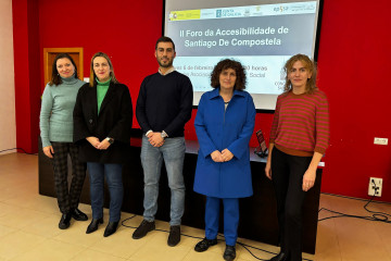 La alcaldesa de Santiago durante la presentación del Plan Universal de Accesibilidad de Santiago de Compostela