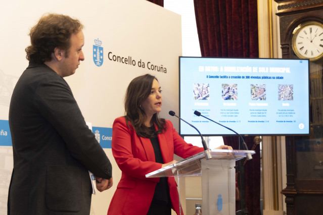 La alcaldesa de A Coruña, Inés Rey, en rueda de prensa