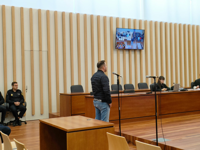 Archivo - Juan Carlos Santórum, ante el tribunal de la sección quinta de la Audiencia Provincial de Pontevedra, con sede en Vigo, a 23 de abril de 2024.