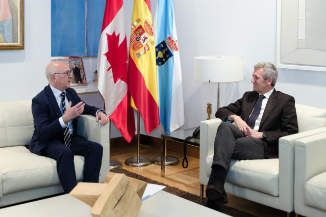 El presidente de la Xunta, Alfonso Rueda, se reunió con el embajador de Canadá en España, Jeffrey Marder.