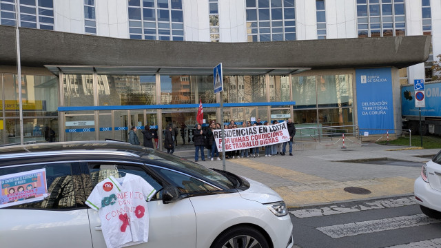 Archivo - Protesta en A Coruña de trabajadoras de residencias privadas