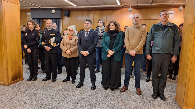 Minuto de silencio en la Delegación del Gobierno por el crimen machista en Málaga