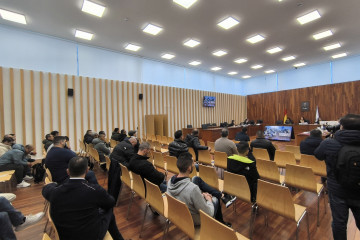 Vista general de la macrosala de la Ciudad de la Justicia de Vigo, en el juicio contra los acusados por el alijo de 3,8 toneladas de cocaína del buque Karar.