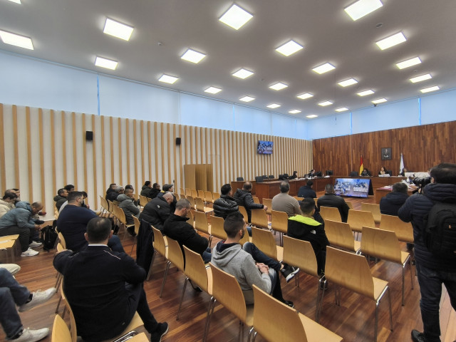 Vista general de la macrosala de la Ciudad de la Justicia de Vigo, en el juicio contra los acusados por el alijo de 3,8 toneladas de cocaína del buque Karar.