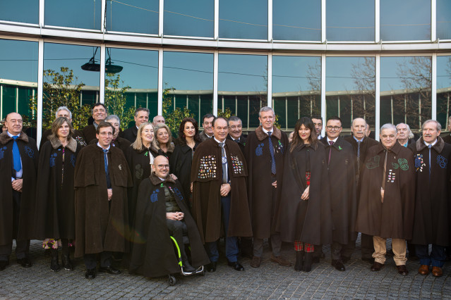 Archivo - Foto de familia de los asistentes a la LVI Feira do Cocido de Lalín, a 4 de febrero de 2024, en Lalín, Pontevedra, Galicia.