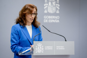 La ministra de Sanidad, Mónica García, durante una rueda de prensa,  tras la reunión del ámbito para abordar el Anteproyecto de Ley del Estatuto Marco, en la sede del Ministerio, a 22 de enero de 