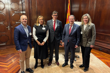 (I-D) El Delegado De Zona Franca En Vigo, David Regades; La Teniente De Alcalde, Carmela Silva; El President De La Generalitat, Salvador Illa; El Alcalde De Vigo, Abel Caballero; Y La Concejal Viguesa