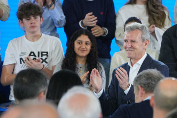 El presidente del PP de Galicia y presidente de la Xunta de Galicia, Alfonso Rueda, durante un acto del PP de Galicia, en el Multiusos Fontes do Sar, a 15 de febrero de 2025, en Santiago d febrero de 