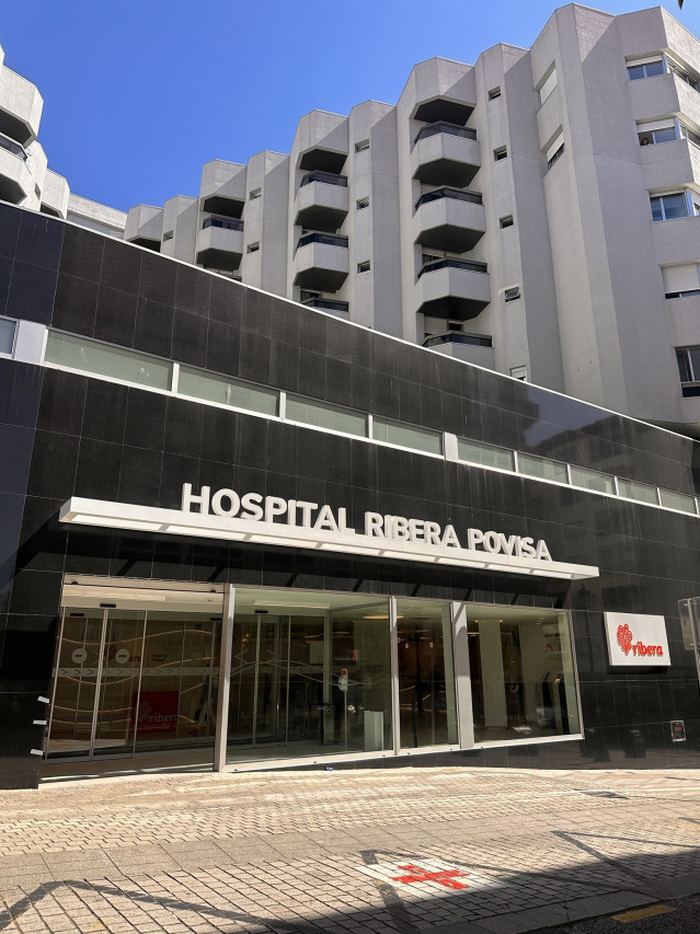 Archivo - Fachada del hospital Povisa, del grupo Ribera Salud, en Vigo.