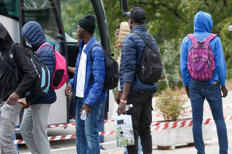 El Gobierno trata de dialogar con los migrantes que protagonizan un encierro en un hotel de Monterroso