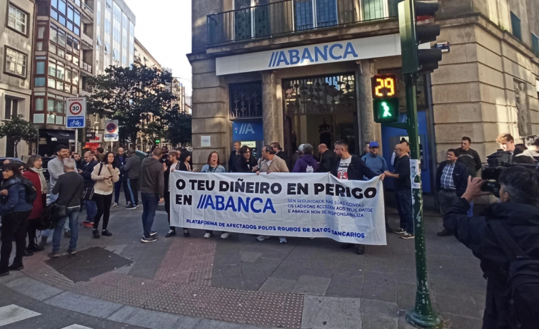 Clientes de Abanca afectados por las ciberestafas se concentrarán este sábado en Santiago de Compostela