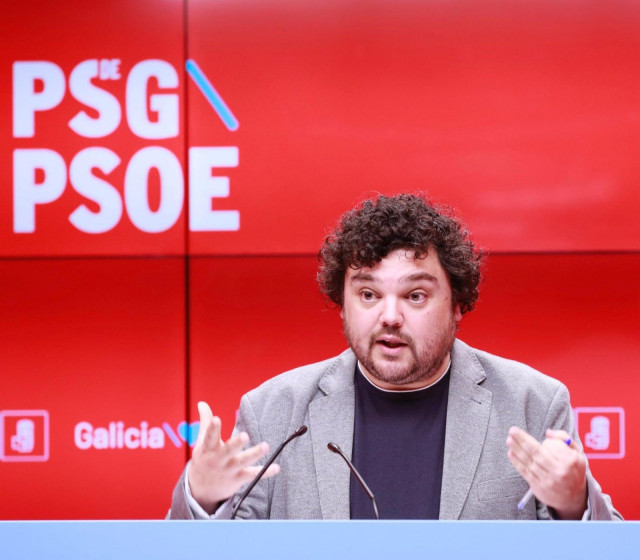 El portavoz de la Ejecutiva del PSdeG, Julio Torrado, en rueda de prensa