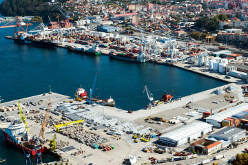 Archivo - Vista área del Puerto de Vigo.