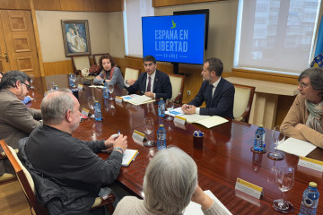 El delegado del Gobierno en Galicia, Pedro Blanco, se reúne con expertos y expertas y representantes de entidades de memoria democrática