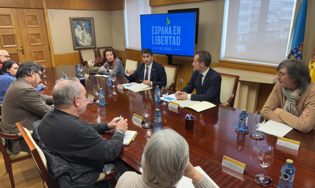 El delegado del Gobierno en Galicia, Pedro Blanco, se reúne con expertos y expertas y representantes de entidades de memoria democrática