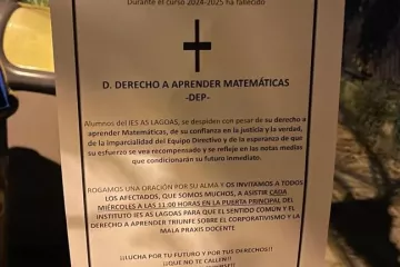 Esquelas por matemáticas en el IES As Lagoas en una imagen cedida a La Voz