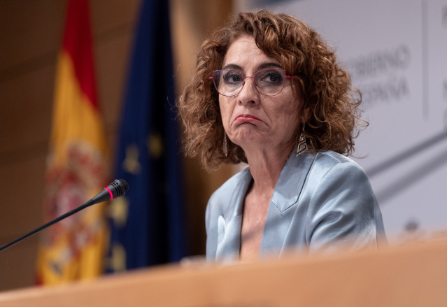 La vicepresidenta primera y ministra de Hacienda, María Jesús Montero, durante una rueda de prensa, en el Ministerio de Hacienda, a 24 de febrero de 2025, en Madrid (España).