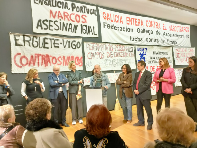 Presentación de la exposición 'ÉRGUETE. La huella de las madres. Un grito que cambió la sociedad', en el museo Marco de Vigo.