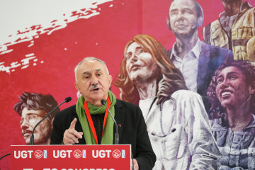 El secretario general de UGT, Pepe Álvarez, interviene durante a la clausura del 14º Congreso UGT Galicia, a 27 de febrero de 2025, en Santiago de Compostela, A Coruña, Galicia (España). UGT Galic