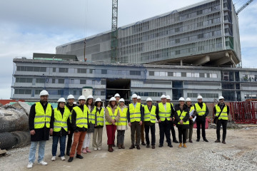 La delegación de Pontevedra del Colegio Oficial de Arquitectos de Galicia (COAG) ha organizado este jueves una visita a la obra del hospital Nuevo Montecelo